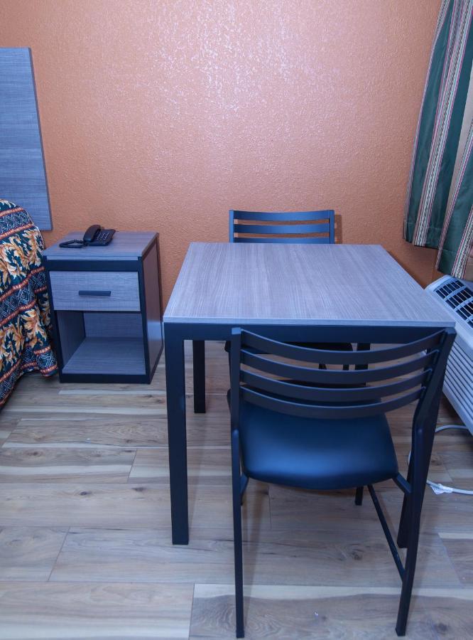 Cypress Inn & Suites Houston Buitenkant foto