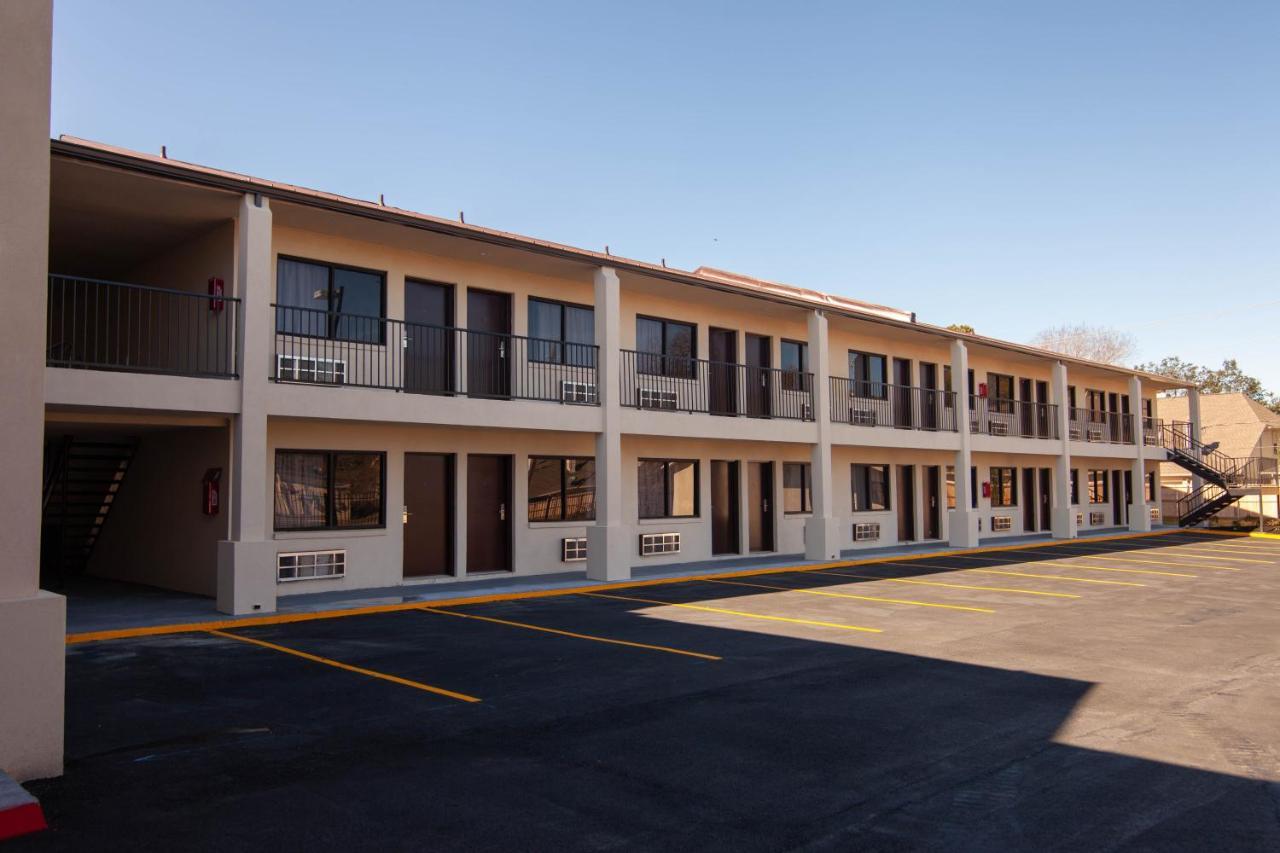 Cypress Inn & Suites Houston Buitenkant foto