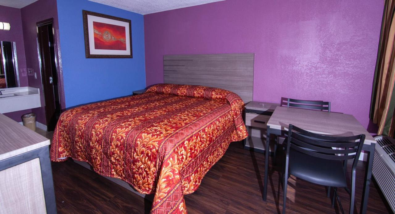 Cypress Inn & Suites Houston Buitenkant foto