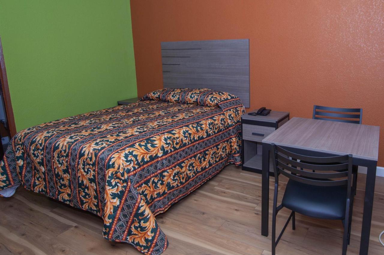 Cypress Inn & Suites Houston Buitenkant foto