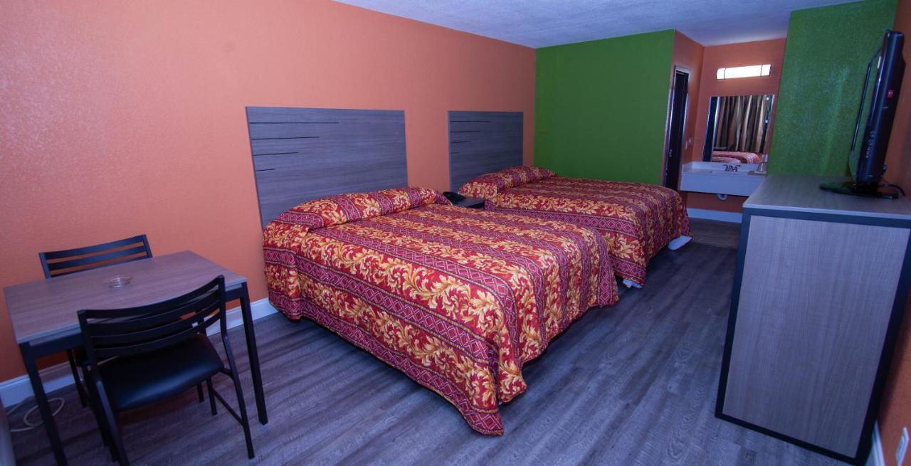 Cypress Inn & Suites Houston Buitenkant foto