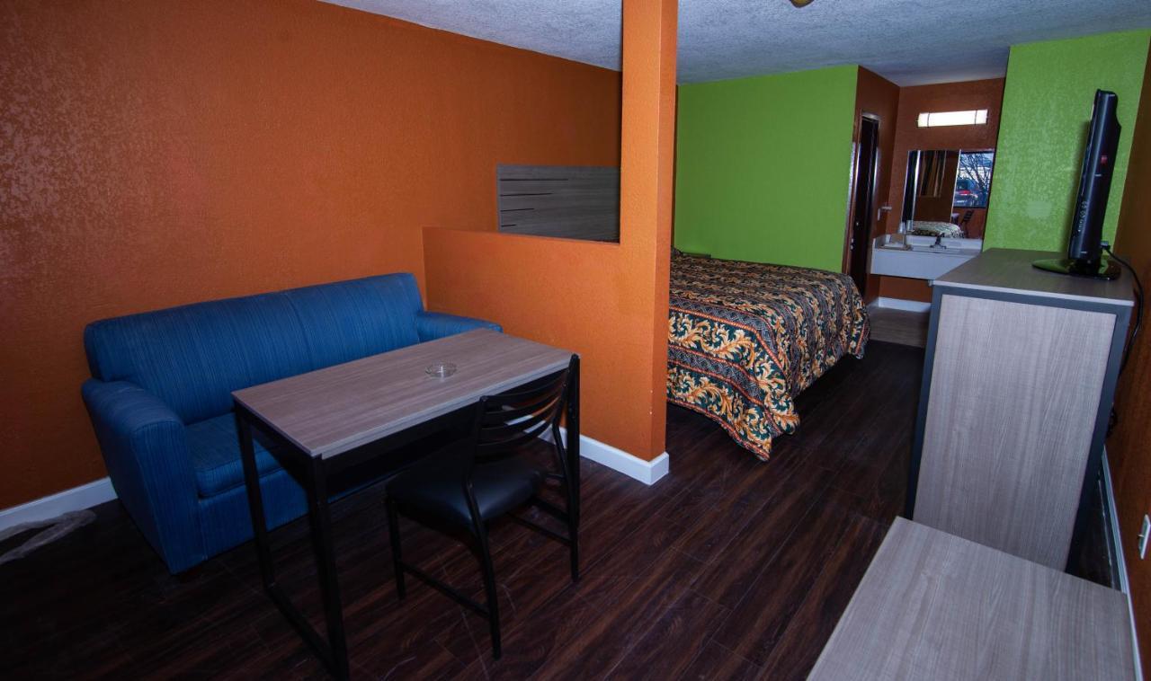 Cypress Inn & Suites Houston Buitenkant foto